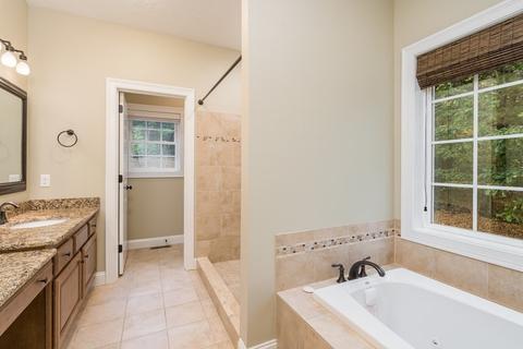 32 Bissonnette Cir, Southampton, MA 01073 photo 18