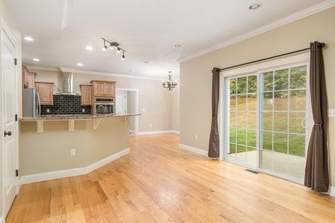 32 Bissonnette Cir, Southampton, MA 01073 photo 7