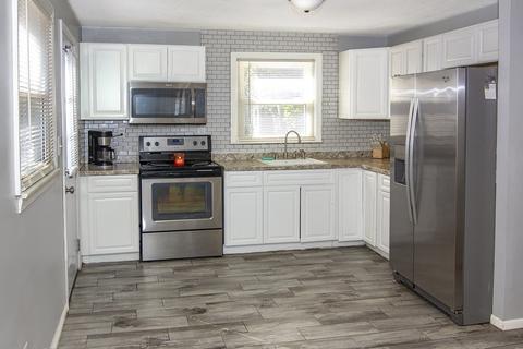 26 Steuben St, Springfield, MA 01151 photo 5