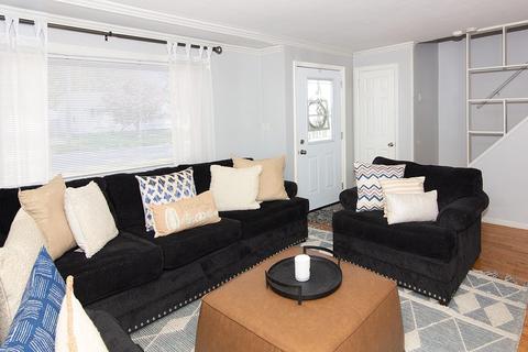 26 Steuben St, Springfield, MA 01151 photo 4