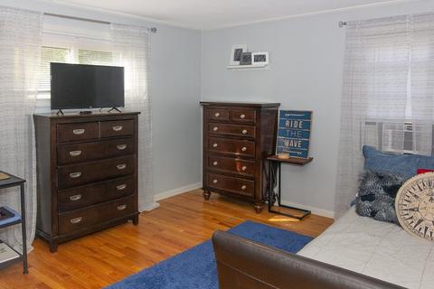 26 Steuben St, Springfield, MA 01151 photo 9