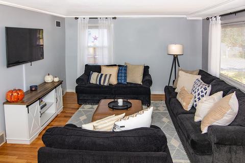 26 Steuben St, Springfield, MA 01151 photo 3