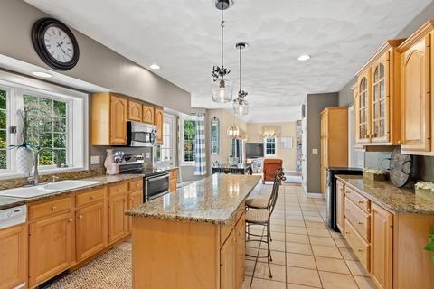 2 Suffolk Cir, Andover, MA 01810 photo 8