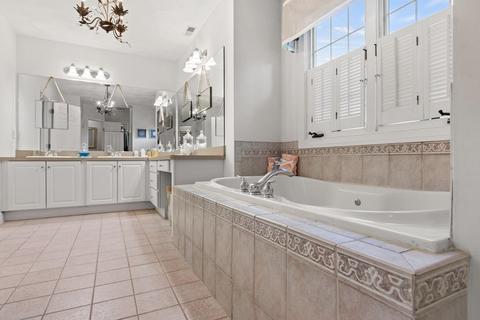 2 Suffolk Cir, Andover, MA 01810 photo 24