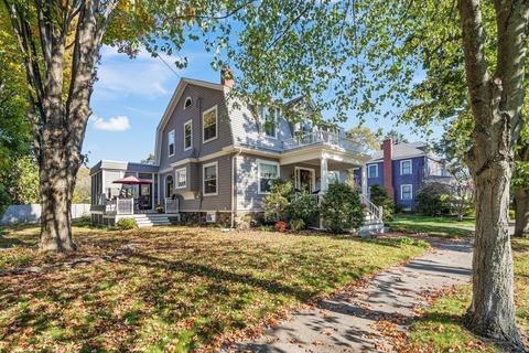 8 Beacon St, Danvers, MA 01923 photo 2