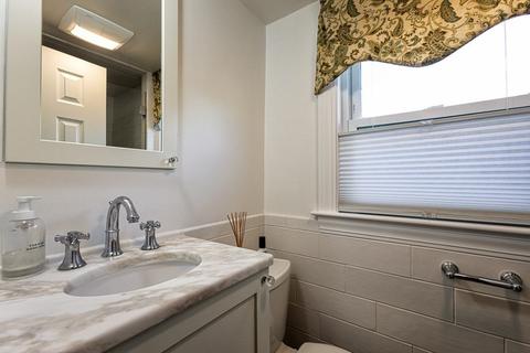 16 Beach St, Marblehead, MA 01945 photo 16