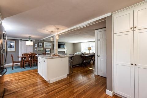 16 Beach St, Marblehead, MA 01945 photo 6