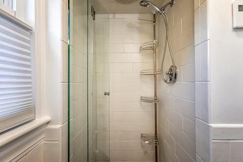 16 Beach St, Marblehead, MA 01945 photo 17