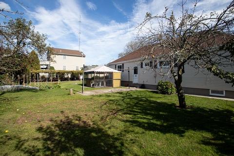 798 Cambridge St, Fall River, MA 02721 photo 10