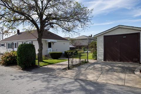 798 Cambridge St, Fall River, MA 02721 photo 4
