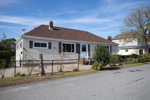 798 Cambridge St, Fall River, MA 02721 photo 2