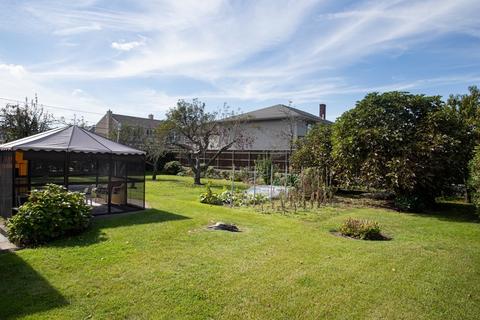 798 Cambridge St, Fall River, MA 02721 photo 6