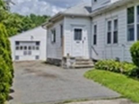 68 State St, Chicopee, MA 01013 photo 2