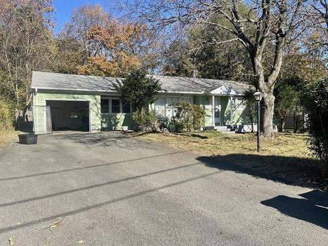 141 Bremen St, Springfield, MA 01108 photo 1