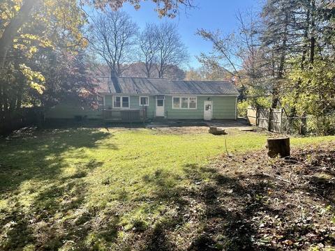 141 Bremen St, Springfield, MA 01108 photo 2