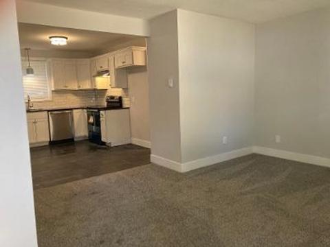 82 Phillips Ave, Springfield, MA 01119 photo 8
