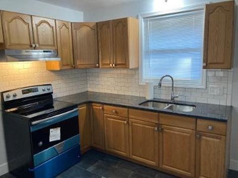 82 Phillips Ave, Springfield, MA 01119 photo 16
