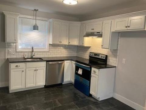 82 Phillips Ave, Springfield, MA 01119 photo 9