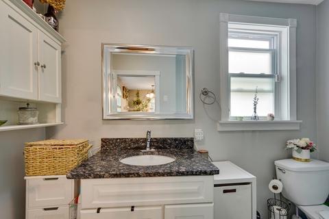 2 Cedar Pl, Framingham, MA 01702 photo 8