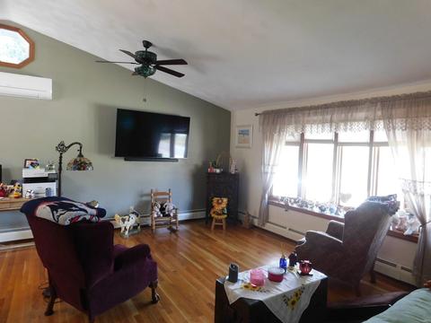 675 Elsbree St, Fall River, MA 02720 photo 3