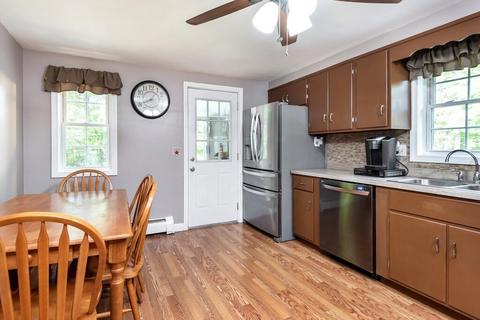 68 Svenson Ave, Worcester, MA 01607 photo 5
