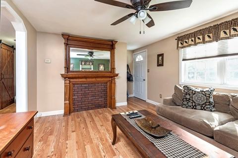 68 Svenson Ave, Worcester, MA 01607 photo 3