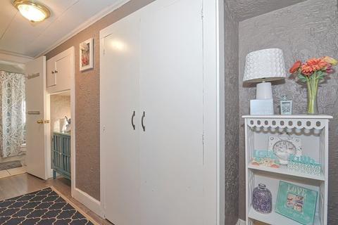21 Almy St, Fall River, MA 02720 photo 12
