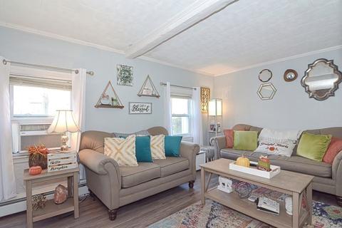 21 Almy St, Fall River, MA 02720 photo 3