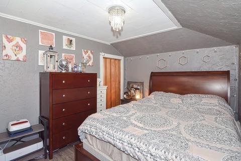 21 Almy St, Fall River, MA 02720 photo 14