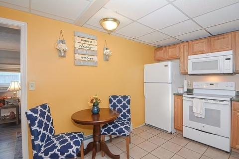 21 Almy St, Fall River, MA 02720 photo 9