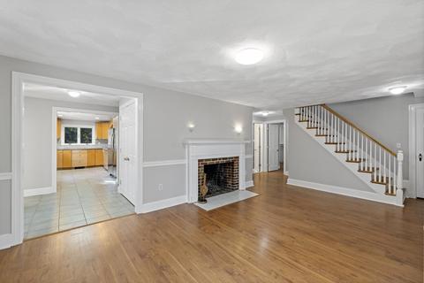 4 Hampton Rd, Stoneham, MA 02180 photo 6