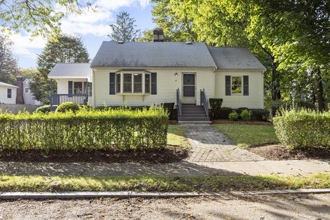 4 Hampton Rd, Stoneham, MA 02180 photo 1