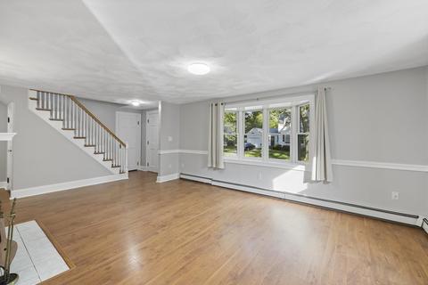 4 Hampton Rd, Stoneham, MA 02180 photo 4