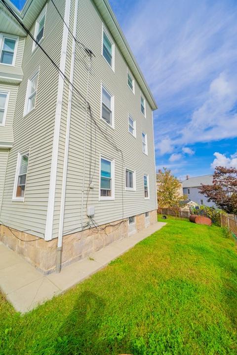236 Tecumseh St, Fall River, MA 02721 photo 3
