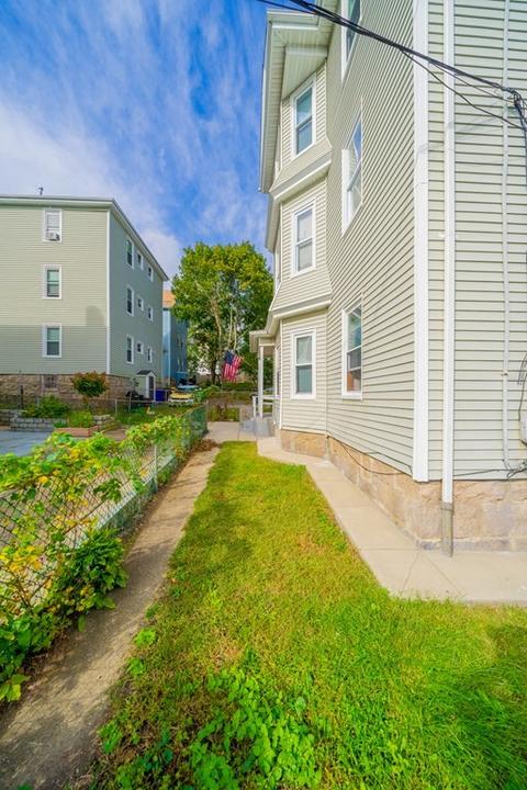 236 Tecumseh St, Fall River, MA 02721 photo 2