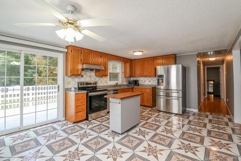 155 Senator St, Springfield, MA 01129 photo 8