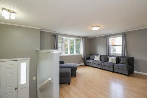 155 Senator St, Springfield, MA 01129 photo 4