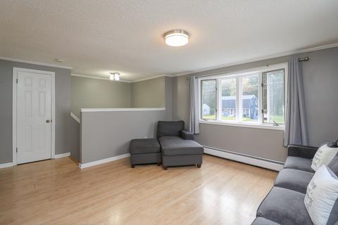 155 Senator St, Springfield, MA 01129 photo 5