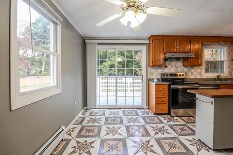 155 Senator St, Springfield, MA 01129 photo 12