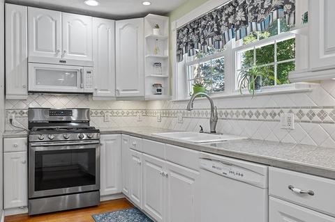 18 Hillcrest Rd, Danvers, MA 01923 photo 11