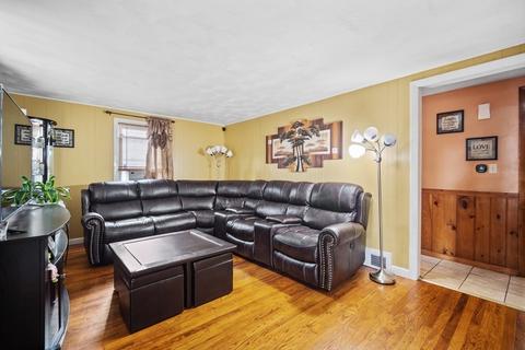 72 Curve St, Springfield, MA 01104 photo 2