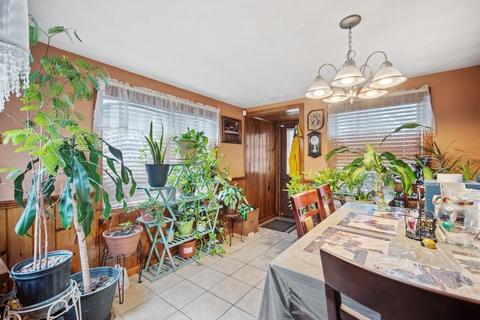 72 Curve St, Springfield, MA 01104 photo 6