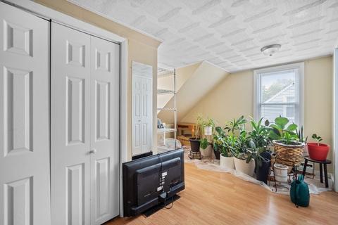 72 Curve St, Springfield, MA 01104 photo 9