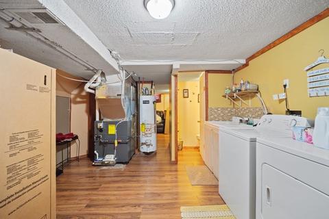 72 Curve St, Springfield, MA 01104 photo 12