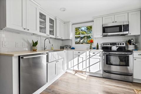 21 Bradley Woods, Hingham, MA 02043 photo 3