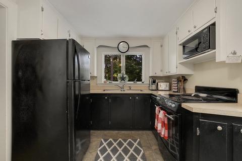 85 Gardner St, Hingham, MA 02043 photo 12