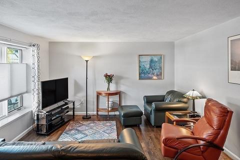 9 Deer Path #4, Maynard, MA 01754 photo 4