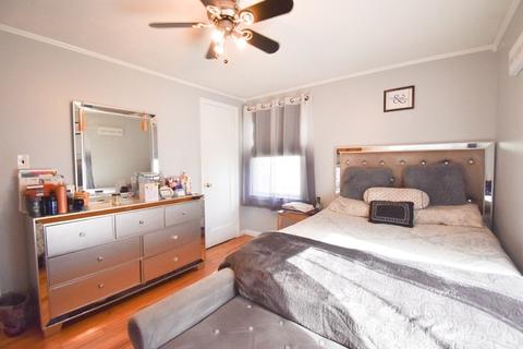 50 Midway St, Springfield, MA 01151 photo 4