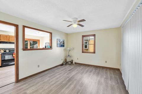 224 White St, Springfield, MA 01108 photo 4