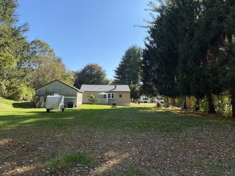 39 Highland St, Ware, MA 01082 photo 9